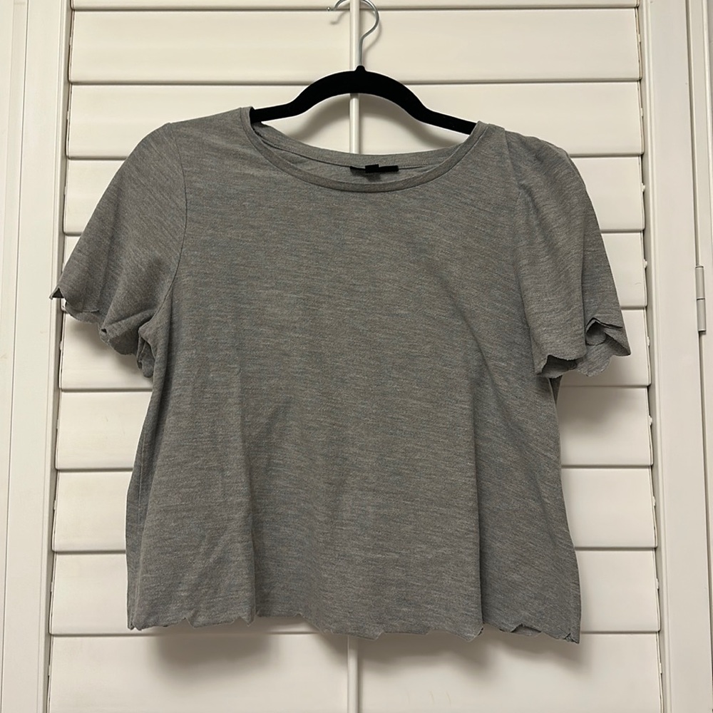Basic grey shirt